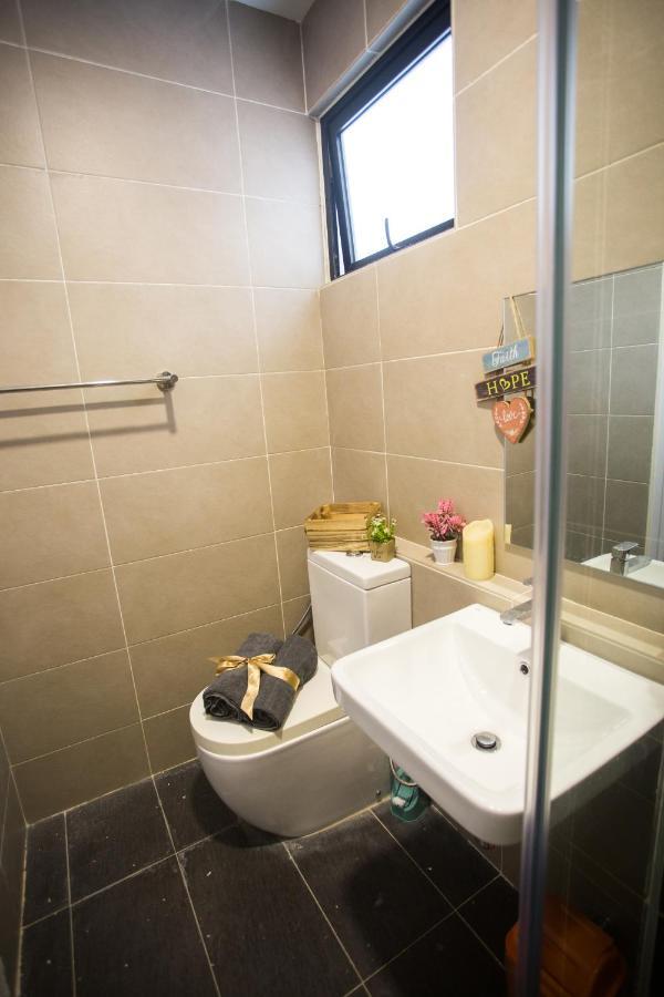 D'Pristine Medini By The One - 8Min Walk To Legoland Apartment Nusajaya  Luaran gambar