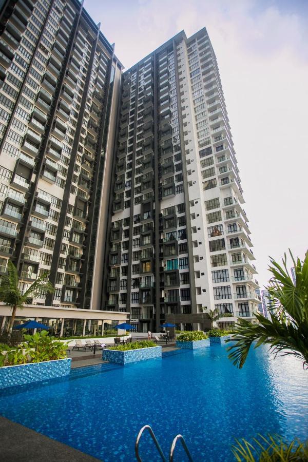 D'Pristine Medini By The One - 8Min Walk To Legoland Apartment Nusajaya  Luaran gambar